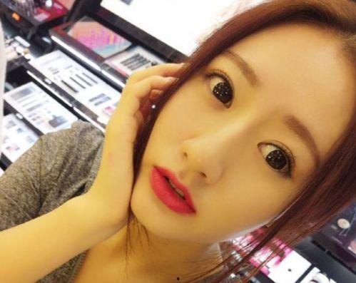 赵梓彤直播间吃瓜的网红,网红吃瓜，揭秘娱乐圈幕后故事