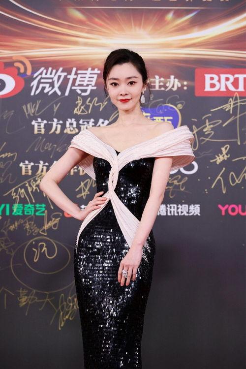 娱乐吃瓜君王一博宋轶,娱乐圈的甜蜜瓜田  第2张