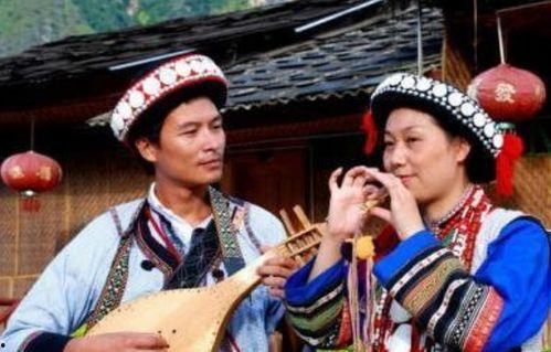 网红云南傈僳族小伙吃瓜,云南傈僳族小伙的田园美食之旅  第3张